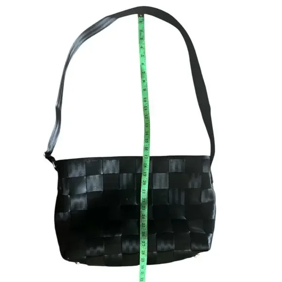 Harvey’s Seatbelt Black Bag - Picture 7 of 8